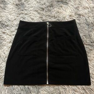 SHEIN Black Front-Zip Mini Skirt with Pockets